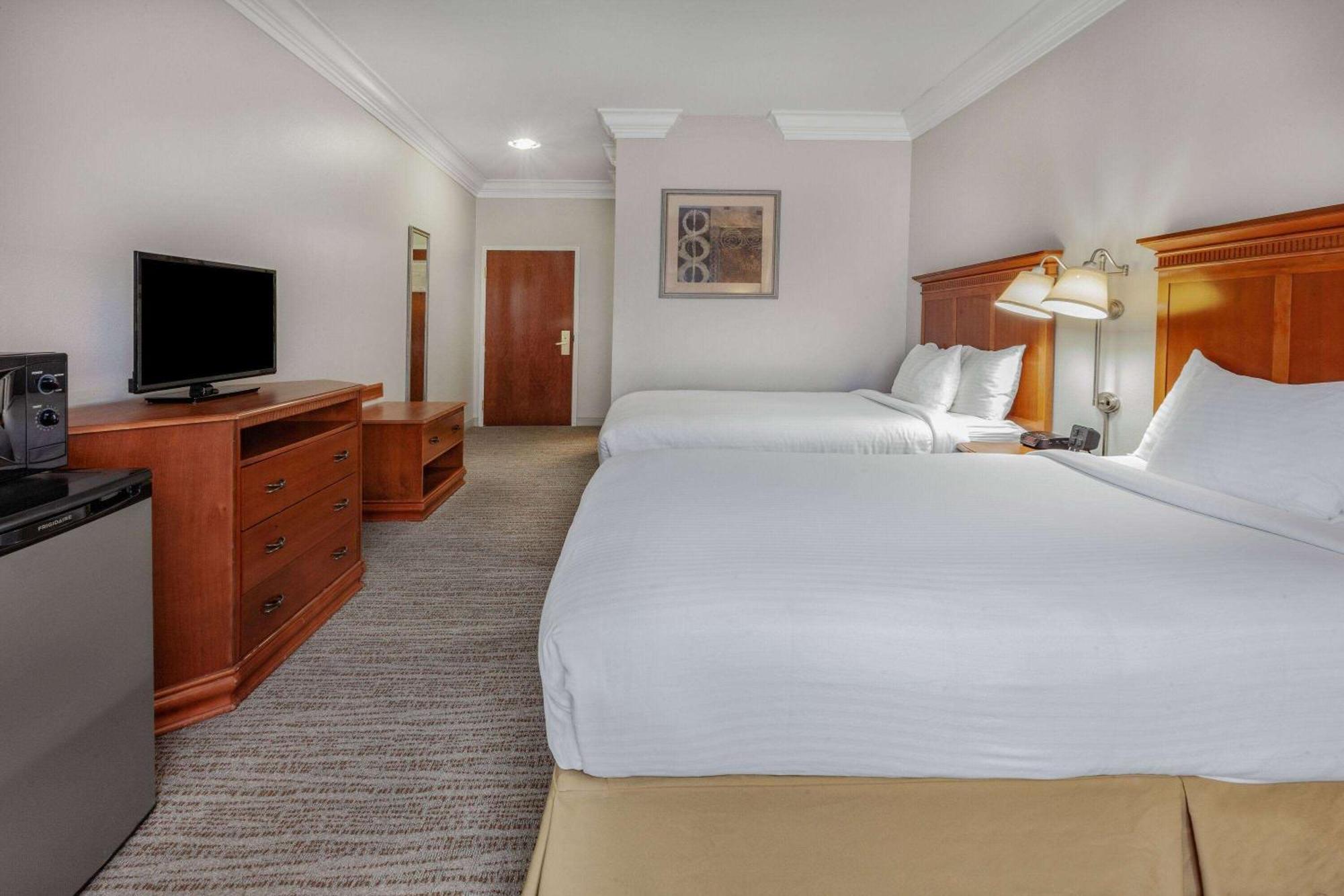 Days Inn By Wyndham Alta Vista Altavista Eksteriør bilde